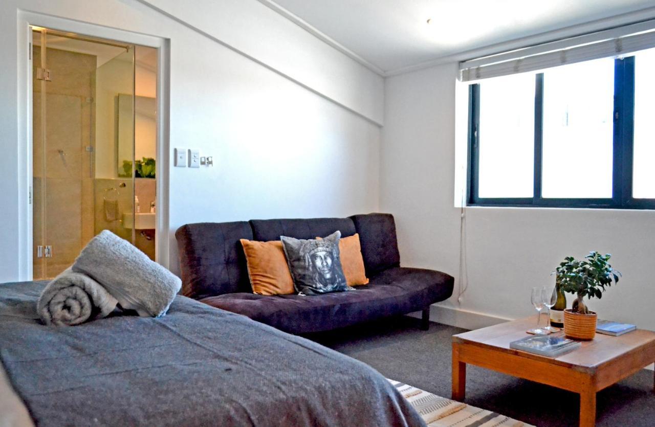Central Modern Studio Apartment, Hermanus Waterfront Exterior photo